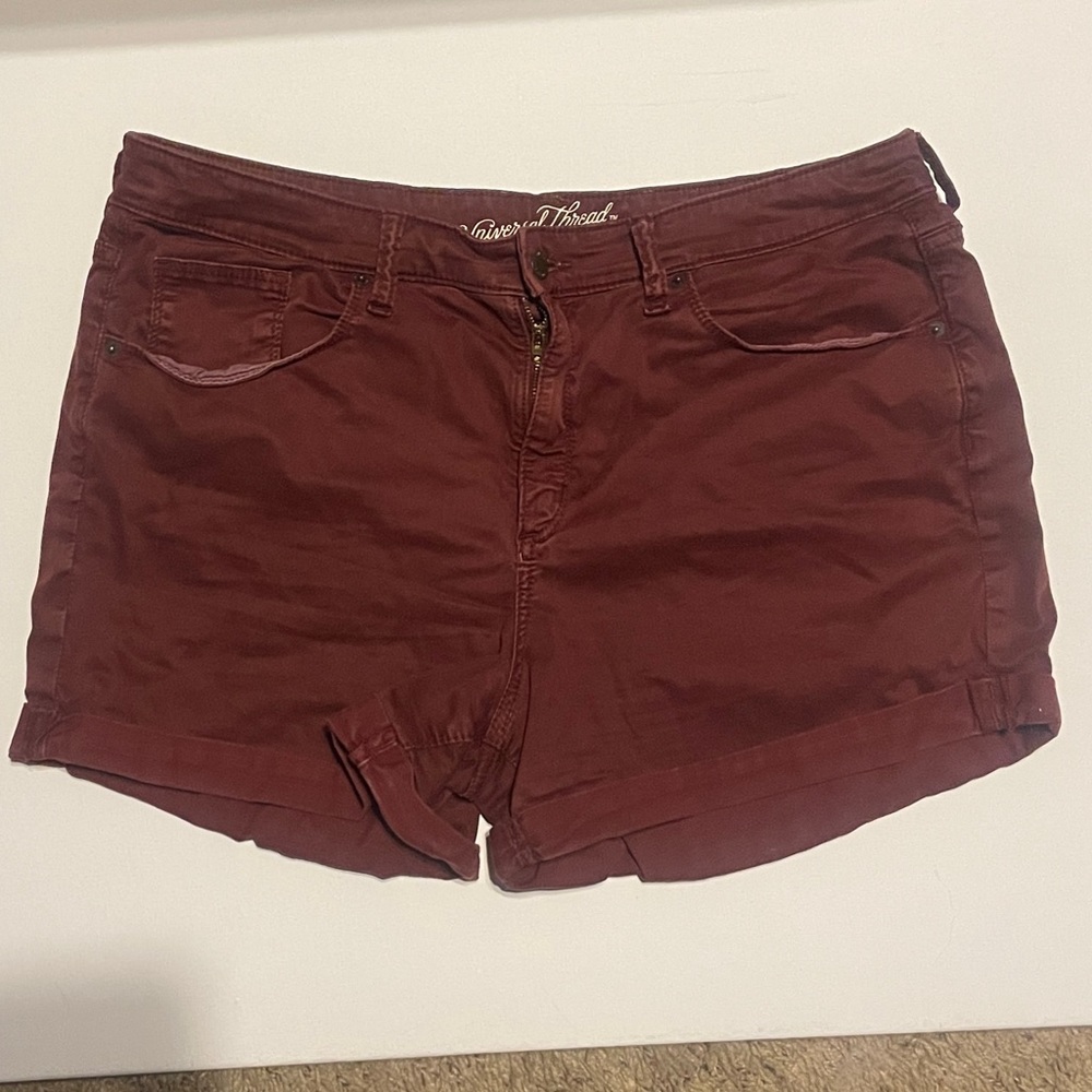 Universal Thread Red Maroon Shorts Size 16 Great Condition